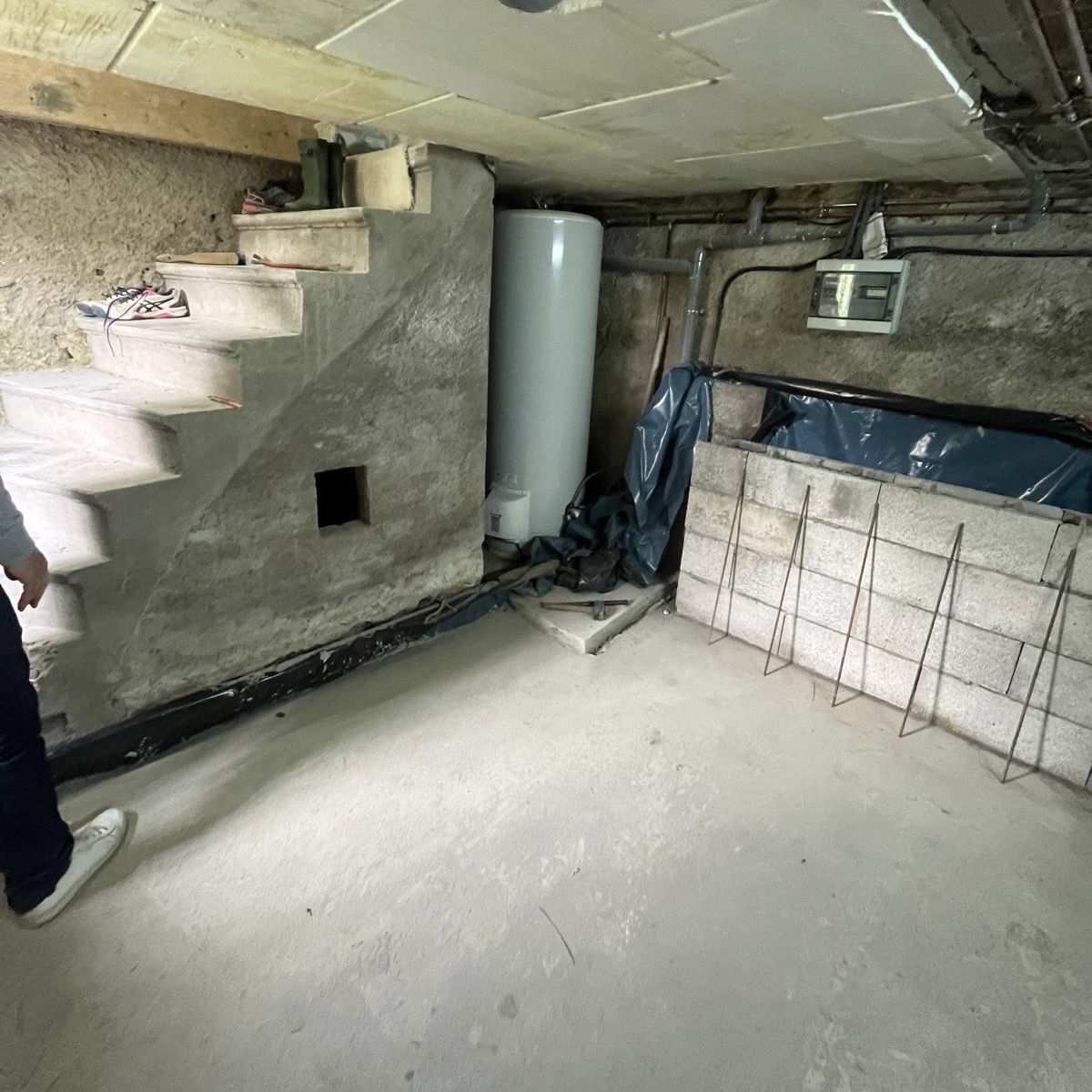 f4b328ce-a448-496b-81d5-72f6931d6953